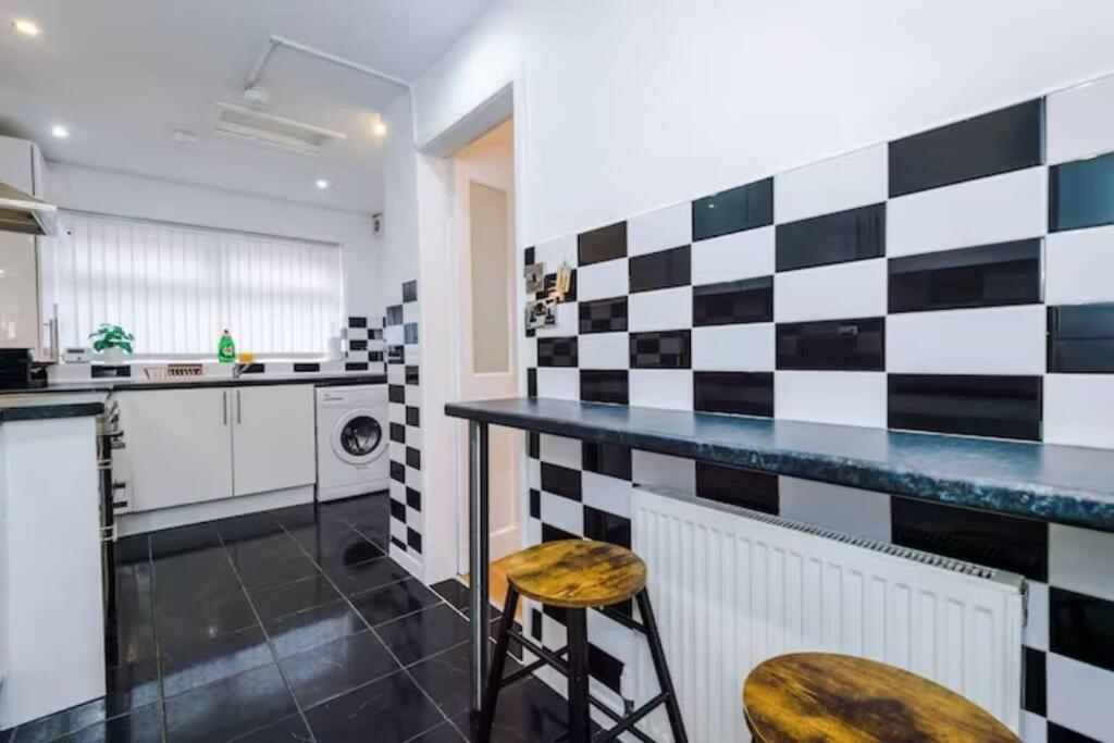 Spacious 4-bed House