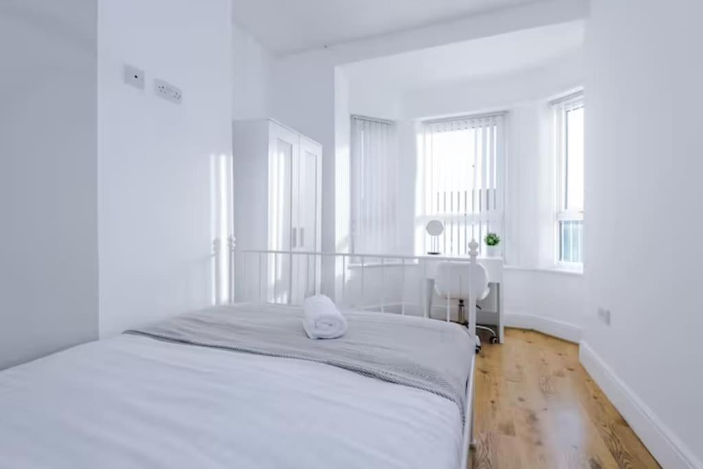 Spacious 4-bed House Holiday home *